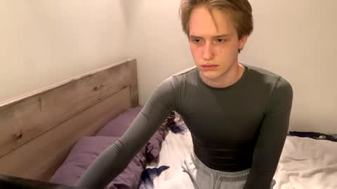 Lola online show from May 31, 2026, 5:53 pm
