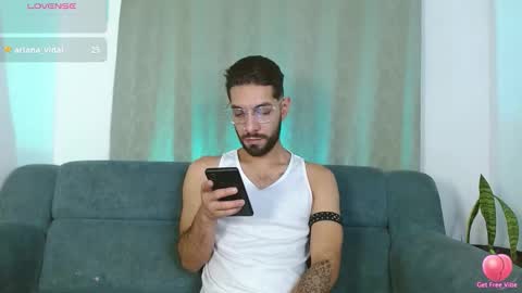 REY PABLO Independent online show from October 3, 2025, 1:02 am