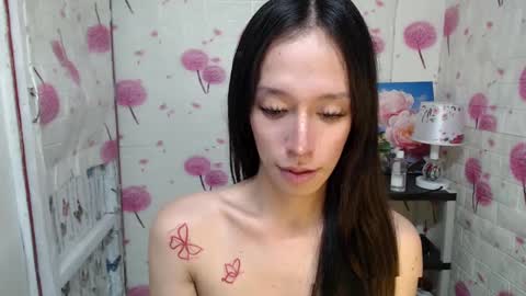 HI GUYS IM RHIAN PLEASE GIVE ME THUMBS UP online show from December 3, 2024, 5:45 pm