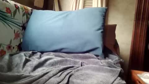 ri_tugger33 online show from May 27, 2026, 7:22 pm