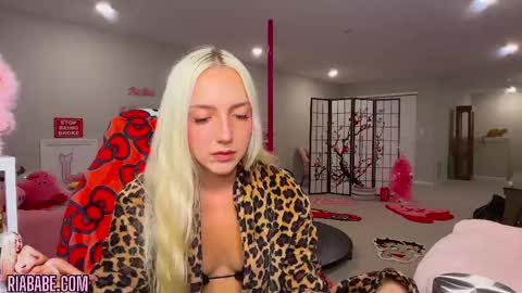 ria  online show from October 8, 2025, 3:04 am