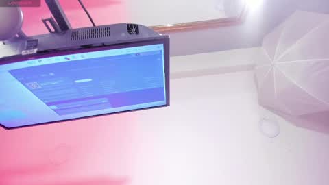 Snapshot of rianamanson chatting on March 11, 2025, 10:07 am Riana online show from March 11, 2025, 10:07 am