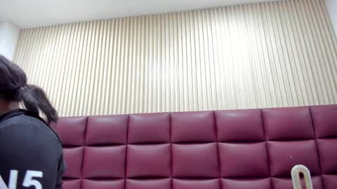 Riana online show from November 16, 2025, 9:20 pm