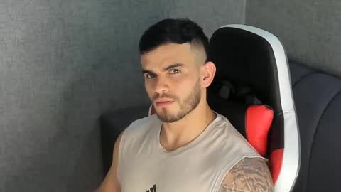 ricardogonzalez666 online show from January 26, 2025, 5:55 pm