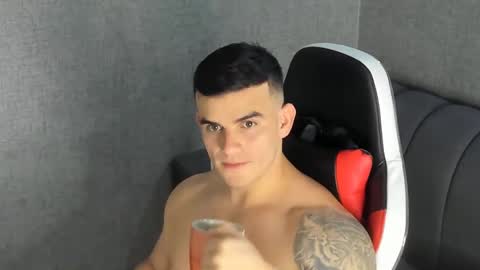 ricardogonzalez666 online show from January 29, 2025, 3:44 am