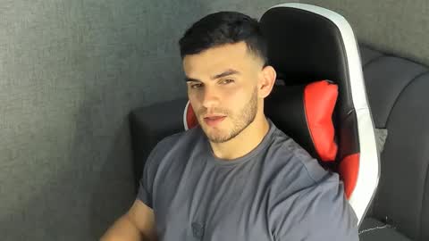 ricardogonzalez666 online show from February 18, 2025, 3:53 am