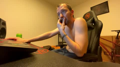 ricciardio online show from October 12, 2025, 3:55 pm