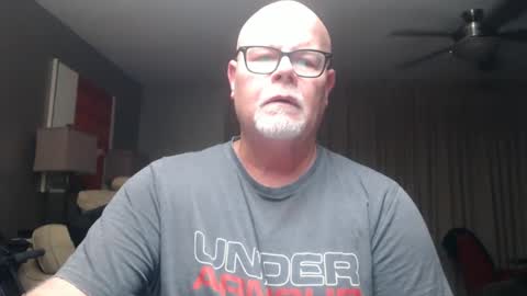 Snapshot of rich32937 chatting on February 19, 2025, 11:28 am rich32937 online show from February 19, 2025, 11:28 am