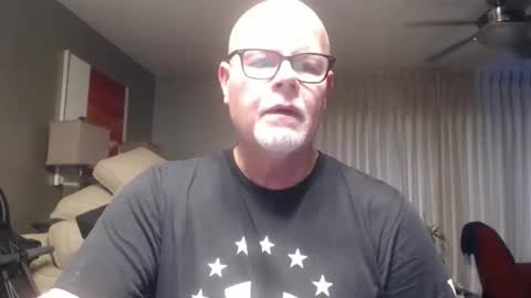 rich32937 online show from April 19, 2026, 6:43 pm