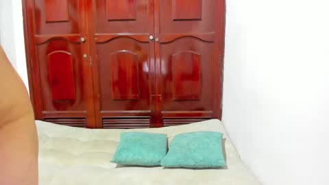 ronald and victoria online show from December 19, 2024, 4:45 am