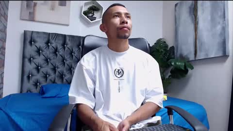 richar_voller online show from December 16, 2024, 11:22 am