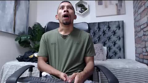 richar_voller online show from December 23, 2024, 11:36 am