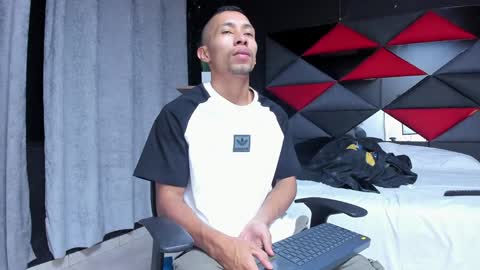 richar_voller online show from January 13, 2025, 11:19 am