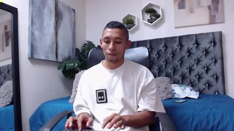 richar_voller online show from January 25, 2025, 5:40 pm