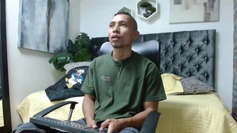 richar_voller online show from February 13, 2025, 11:17 am