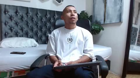 richar_voller online show from February 24, 2025, 11:21 am