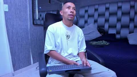 richar_voller online show from October 11, 2025, 11:31 am