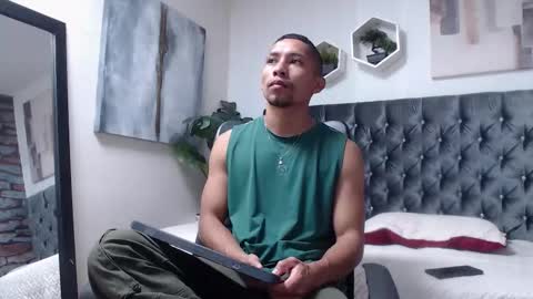 richar_voller online show from March 26, 2026, 11:27 am