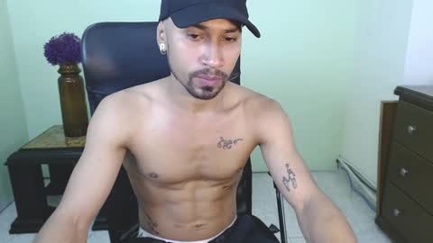 Snapshot of richardwithe_ chatting on March 3, 2026, 12:22 pm Richard online show from March 3, 2026, 12:22 pm