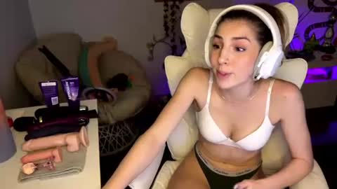 Snapshot of richhousewives chatting on October 20, 2025, 1:17 am Amber online show from October 20, 2025, 1:17 am