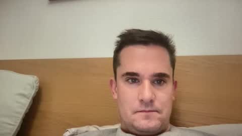 londongent online show from October 6, 2025, 8:45 am