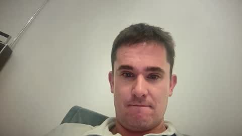 londongent online show from November 7, 2025, 9:37 pm