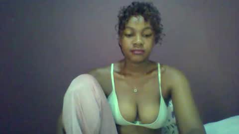 Snapshot of ricie001 chatting on April 28, 2026, 12:43 pm ricie001 online show from April 28, 2026, 12:43 pm