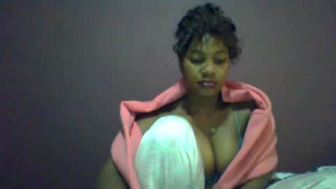 Snapshot of ricie001 chatting on June 10, 2026, 11:42 am ricie001 online show from June 10, 2026, 11:42 am