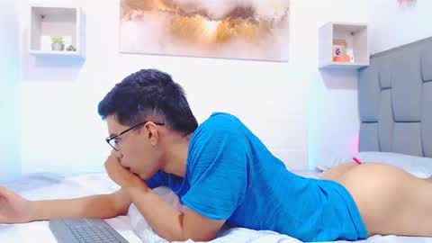 Snapshot of rickii_hot chatting on September 11, 2025, 7:03 pm Ricki online show from September 11, 2025, 7:03 pm