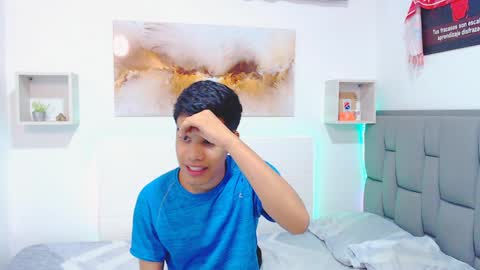 Snapshot of rickii_hot chatting on March 31, 2026, 6:19 pm Ricki online show from March 31, 2026, 6:19 pm