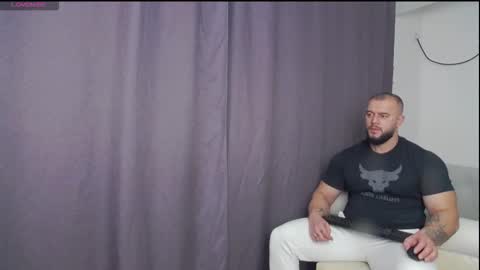 rickymiami1 online show from December 18, 2025, 7:31 pm