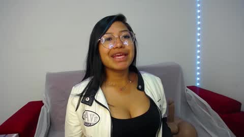 Snapshot of ricura_mily chatting on February 3, 2025, 3:20 am milena online show from February 3, 2025, 3:20 am