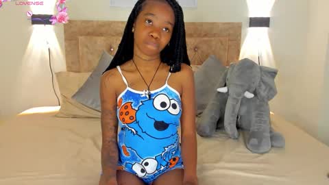 Snapshot of rihana_hot01 chatting on October 31, 2025, 12:50 pm ri ri online show from October 31, 2025, 12:50 pm