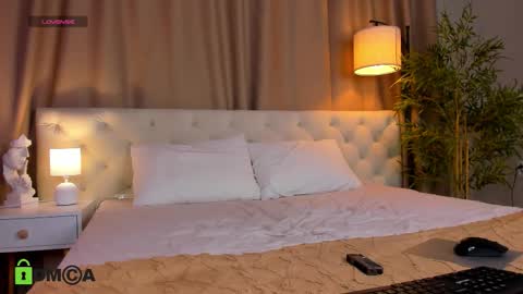 rihanna_walker online show from October 12, 2025, 1:48 am