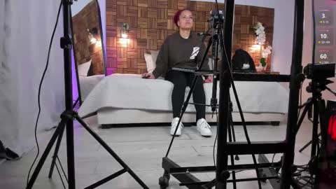 Sara online show from November 19, 2025, 10:04 am