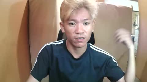 riiichie12 online show from October 7, 2025, 8:55 am