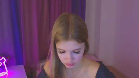 Rina online show from November 9, 2025, 10:19 pm