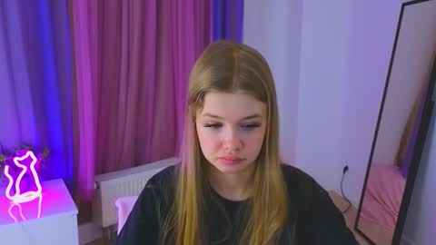 Rina online show from February 5, 2026, 9:19 pm