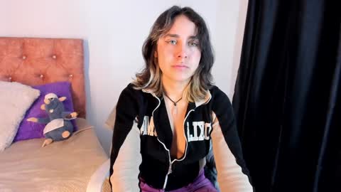 Riley online show from January 25, 2025, 9:04 pm