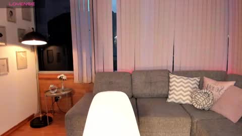 Riley leen online show from February 8, 2025, 11:12 am