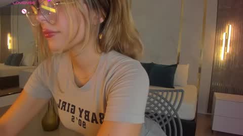 Snapshot of riley_sierra chatting on February 7, 2026, 12:53 pm Riley Sierra online show from February 7, 2026, 12:53 pm