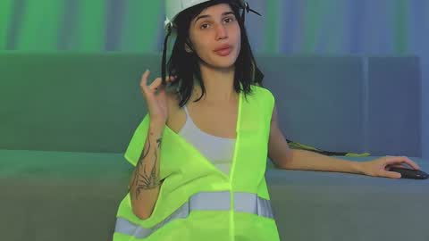 RINA online show from October 22, 2025, 1:17 am