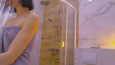 Snapshot of rinacain chatting on May 23, 2026, 8:18 am RINA online show from May 23, 2026, 8:18 am