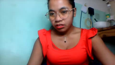 Snapshot of rinah856024 chatting on July 1, 2026, 8:05 am rinah856024 online show from July 1, 2026, 8:05 am