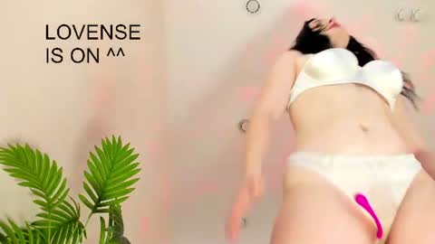 Snapshot of riri_kitten chatting on June 25, 2026, 3:17 am Rina dont forget to thumbs up me online show from June 25, 2026, 3:17 am