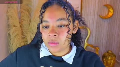 Snapshot of risada_temptation_s chatting on October 23, 2025, 2:55 am Risada online show from October 23, 2025, 2:55 am