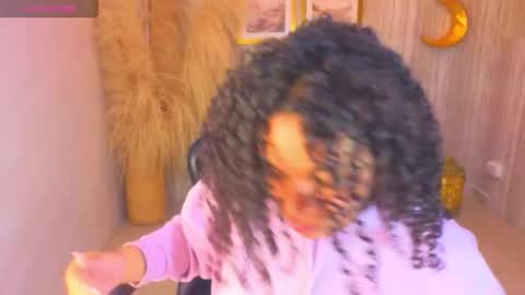 Snapshot of risada_temptation_s chatting on October 30, 2025, 3:19 am Risada online show from October 30, 2025, 3:19 am