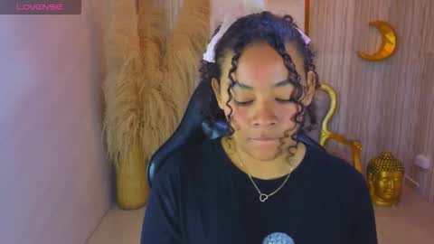 Snapshot of risada_temptation_s chatting on November 5, 2025, 2:55 am Risada online show from November 5, 2025, 2:55 am