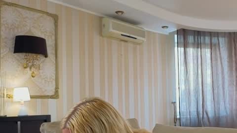 Akemi online show from March 21, 2026, 10:09 am