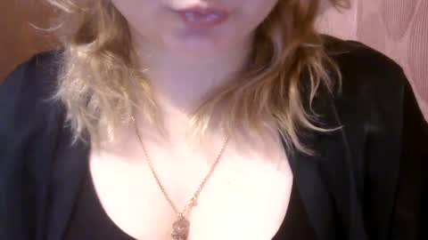 RiveraMaureen online show from January 4, 2025, 10:45 pm